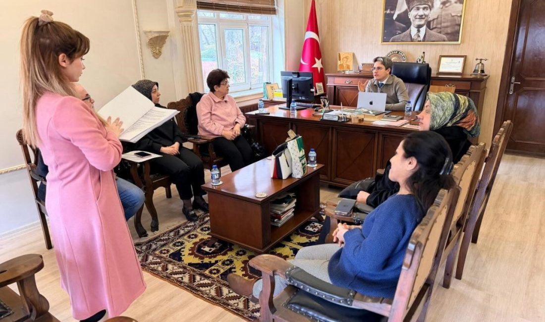 Kemaliye’nin coğrafi işaretli Gazenne kumaşı, modern dokunuşlarla yeniden hayat buluyor.