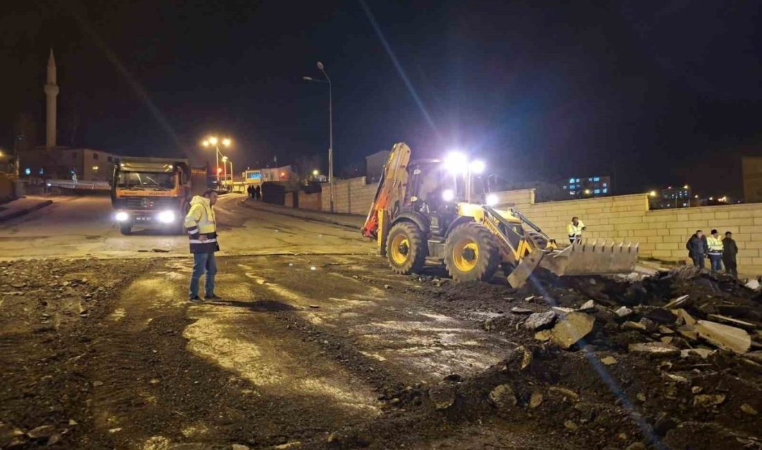 Bayburt’taki kışla çeşmesi rampasında asfalt yenileme çalışmaları başlatıldı. Fen İşleri
