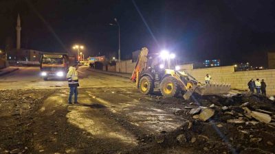 Bayburt’taki kışla çeşmesi rampasında asfalt yenileme çalışmaları başlatıldı. Fen İşleri