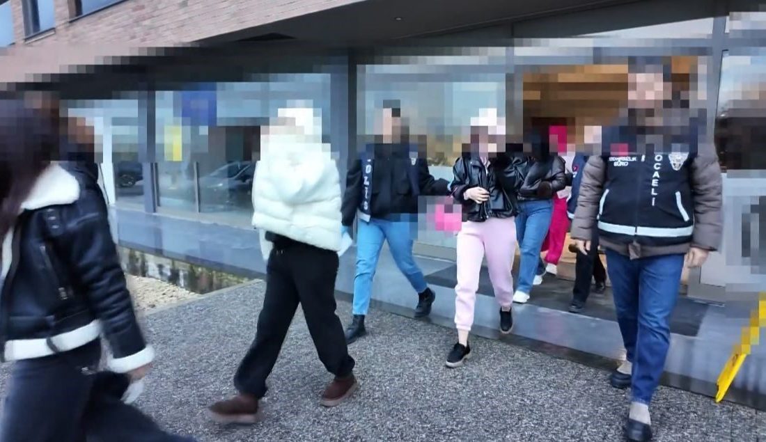 Kocaeli merkezli 3 ilde düzenlenen eş zamanlı fuhuş operasyonunda 12