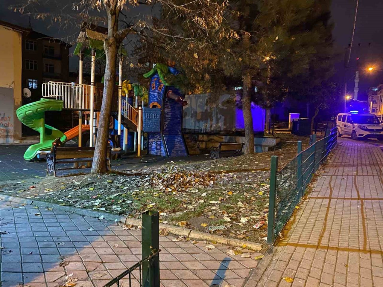 Kocaeli’nin Körfez ilçesinde parkta lise öğrencileri arasında çıkan bıçaklı kavgada