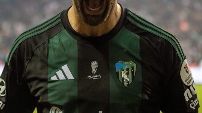 Fenerbahçe ile Galatasaray arasında oynanan derbiyi izlemeye gidenler arasında yer