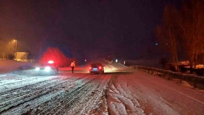Bayburt genelinde etkili olan yoğun kar yağışı ve olumsuz hava