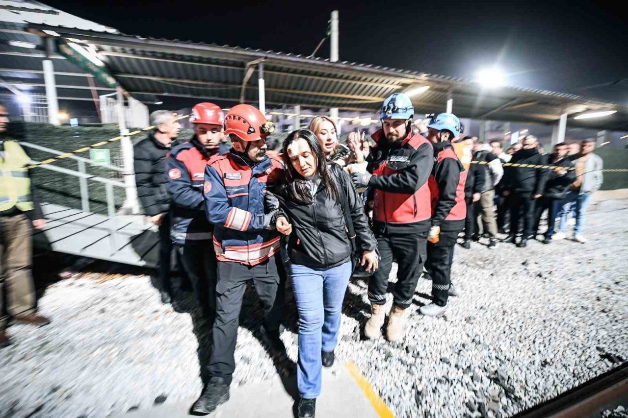 Muhtemel bir deprem anında raylı sistemlerde yaşanabilecek acil durumlara hazırlık