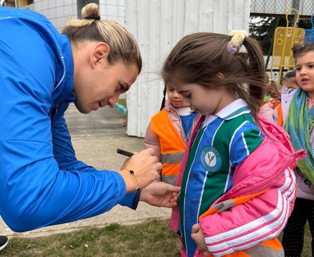 Gülbahar Anaokulu öğrencileri, Çaykur Rizespor antrenmanını ziyaret etti. Çaykur Rizespor,