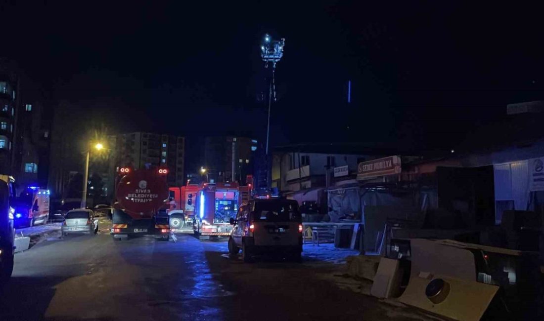 Sivas’ta bir mobilya imalathanesinde çıkan yangın paniğe neden oldu. İtfaiye