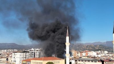 Aydın’ın Nazilli ilçesinde depreme dayanıksız olduğu gerekçesi ile yıkımı gerçekleştirilen