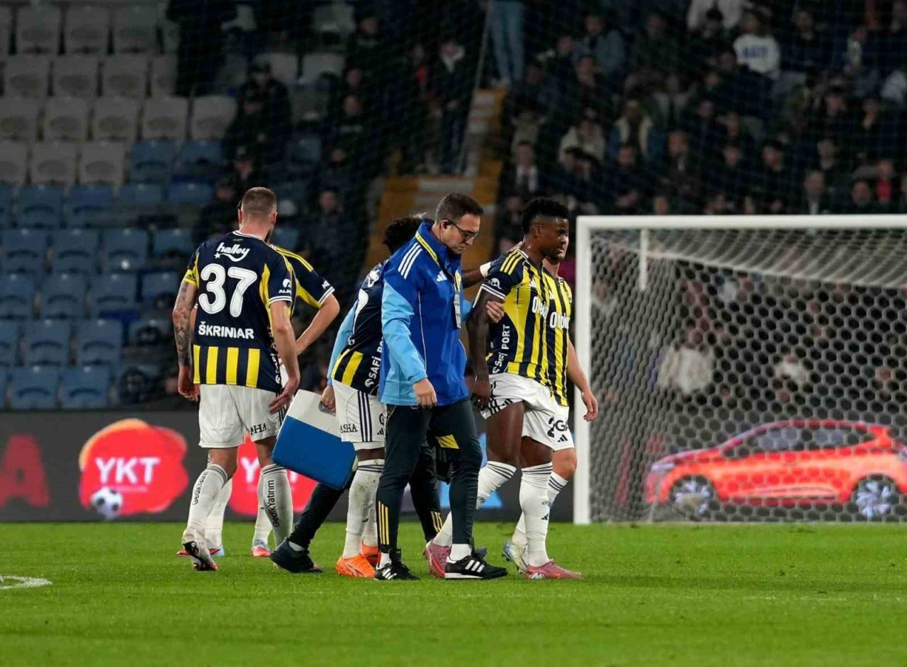Fenerbahçe, Portekizli futbolcu Nelson Semedo’nun hastanede yapılan MR görüntülemesinde sağ