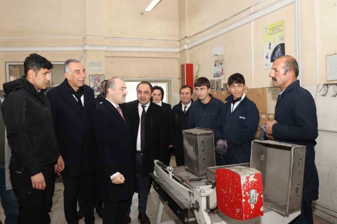 Erzurum’da Oltu ilçesi Mesleki ve Teknik Anadolu Lisesi (MTAL)’de teknolojik