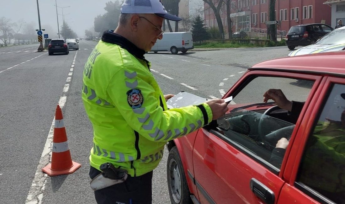 Ordu’da polis ekipleri tarafından trafik kazalarını azaltmaya yönelik yapılan denetimlerde