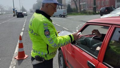 Ordu’da polis ekipleri tarafından trafik kazalarını azaltmaya yönelik yapılan denetimlerde