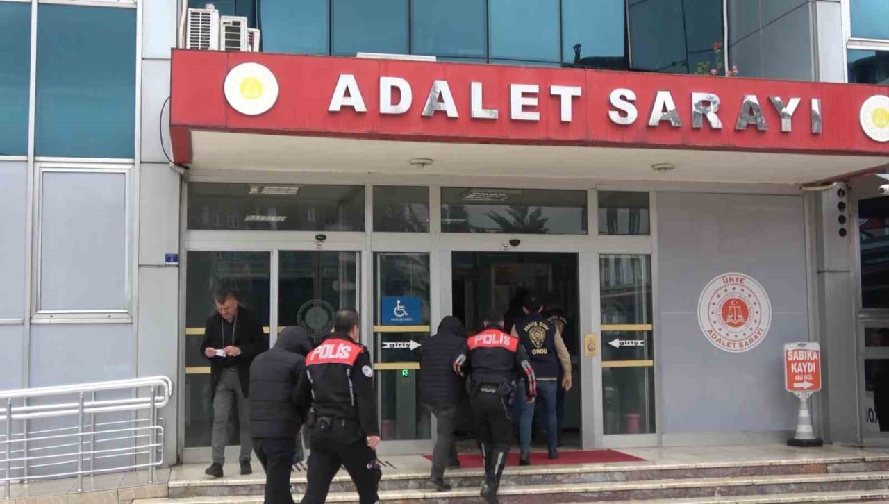 Ordu’da polis ekiplerince düzenlenen change araç operasyonu kapsamında gözaltına alınan