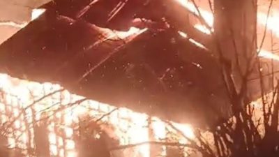 Ordu’nun Kabadüz ilçesinde 2 katlı ahşap evde çıkan yangın, itfaiye