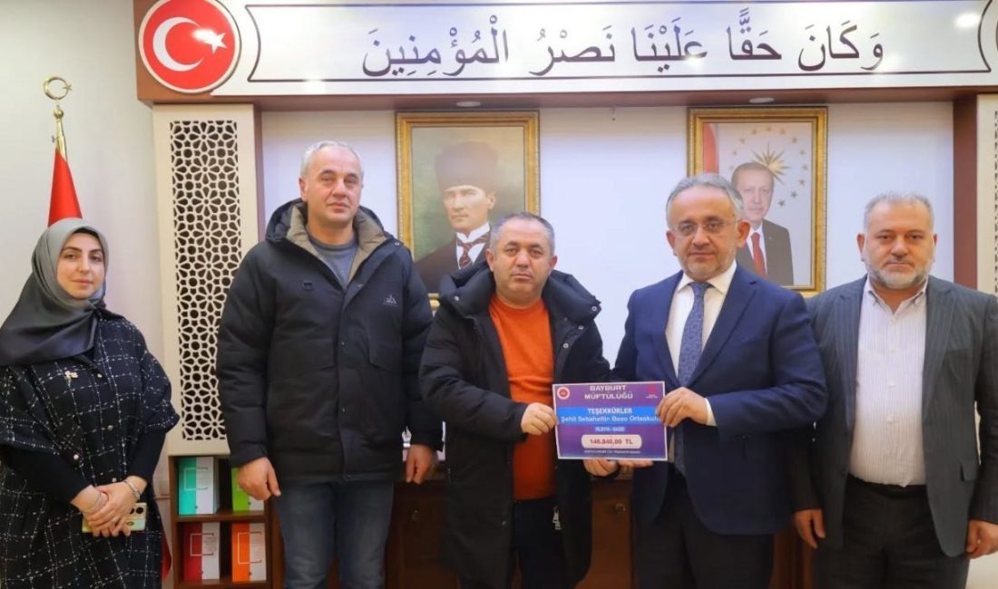 Bayburt Şehit Sebahattin Bozo Ortaokulu tarafından İnsan Hakları ve Demokrasi