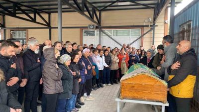 Kocaeli’nin Derince ilçesinde otobüsün çarpması neticesinde aracın altında 5 metre