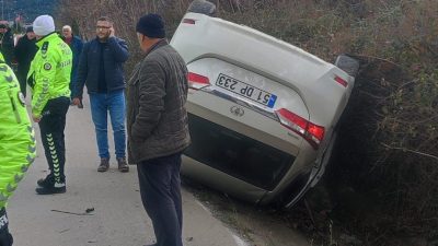 Amasya’da seyir halindeyken kontrolden çıkan otomobil takla attı. Yaralanan sürücü