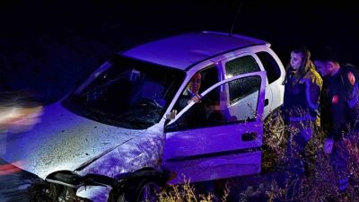 Sakarya’nın Akyazı ilçesinde kontrolden çıkıp tarlaya giren otomobilin sürücüsü, uzun