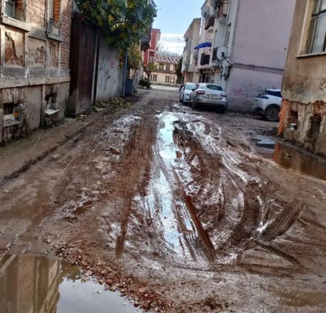 CHP Genel Başkanı Özgür Özel’in Edirne’de düzenlenen mitingde belediye hizmetlerine