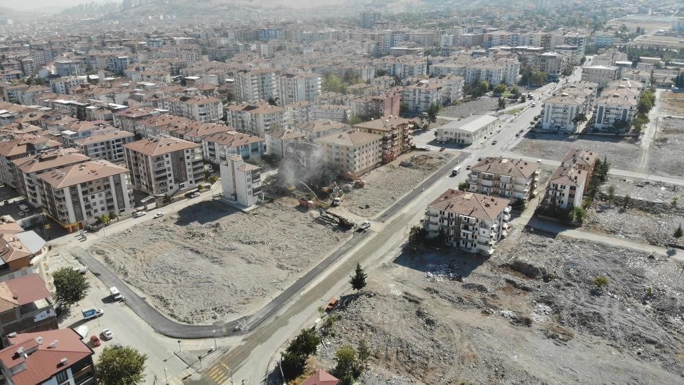Malatya’da 6 Şubat 2023 depremlerinde yıkılan Palmiye Sitesi A Blok