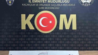 Sakarya’nın Adapazarı ilçesinde polis ekiplerince yapılan 4 ayrı operasyonda 8