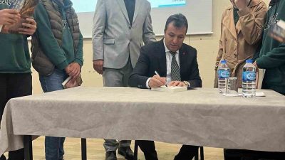 Erzurum’un Horasan ilçesinde doğan Prof. Dr. Yüksel Özdemir’in yaşam öyküsü,