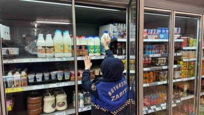 Kocaeli’de zabıta ekipleri, yaklaşan Ramazan ayı öncesi denetimlerini sıklaştırırken, raflarda