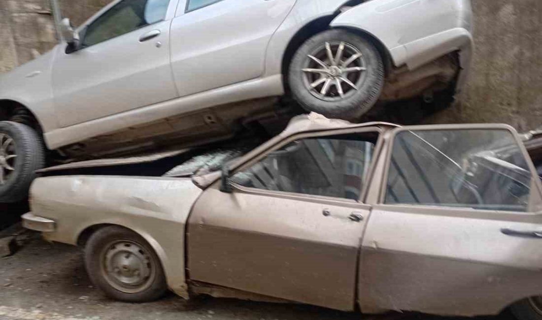 Zonguldak’ın Alaplı İlçesi Karaağaç Mahallesi’nde meydana gelen kazada, rampada geri