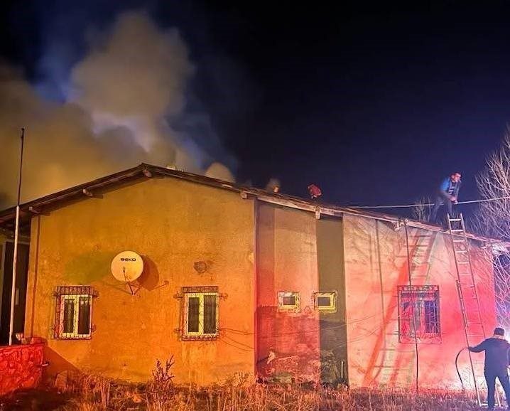 Erzincan’ın Refahiye ilçesine bağlı Alt köyünde bir konağın eklenti kısmında