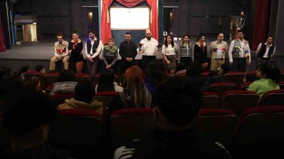 Aile ve Sosyal Hizmetler İl Müdürlüğü koordinesinde yürütülen “Sahneye Renk