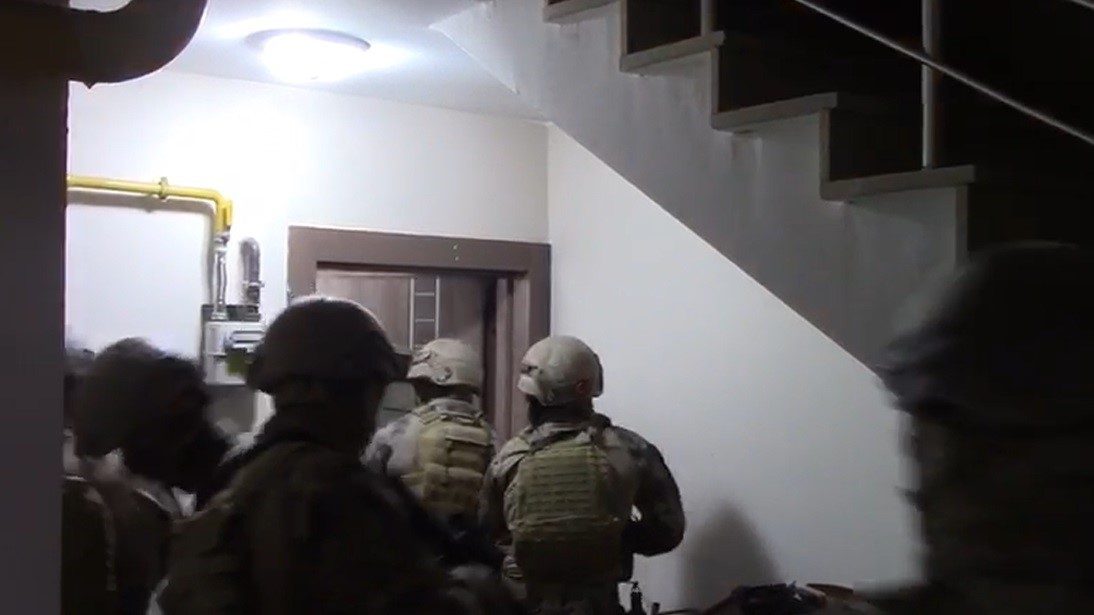 Sakarya’da terör örgütü DEAŞ’a yönelik operasyonda gözaltına alınan Irak uyruklu