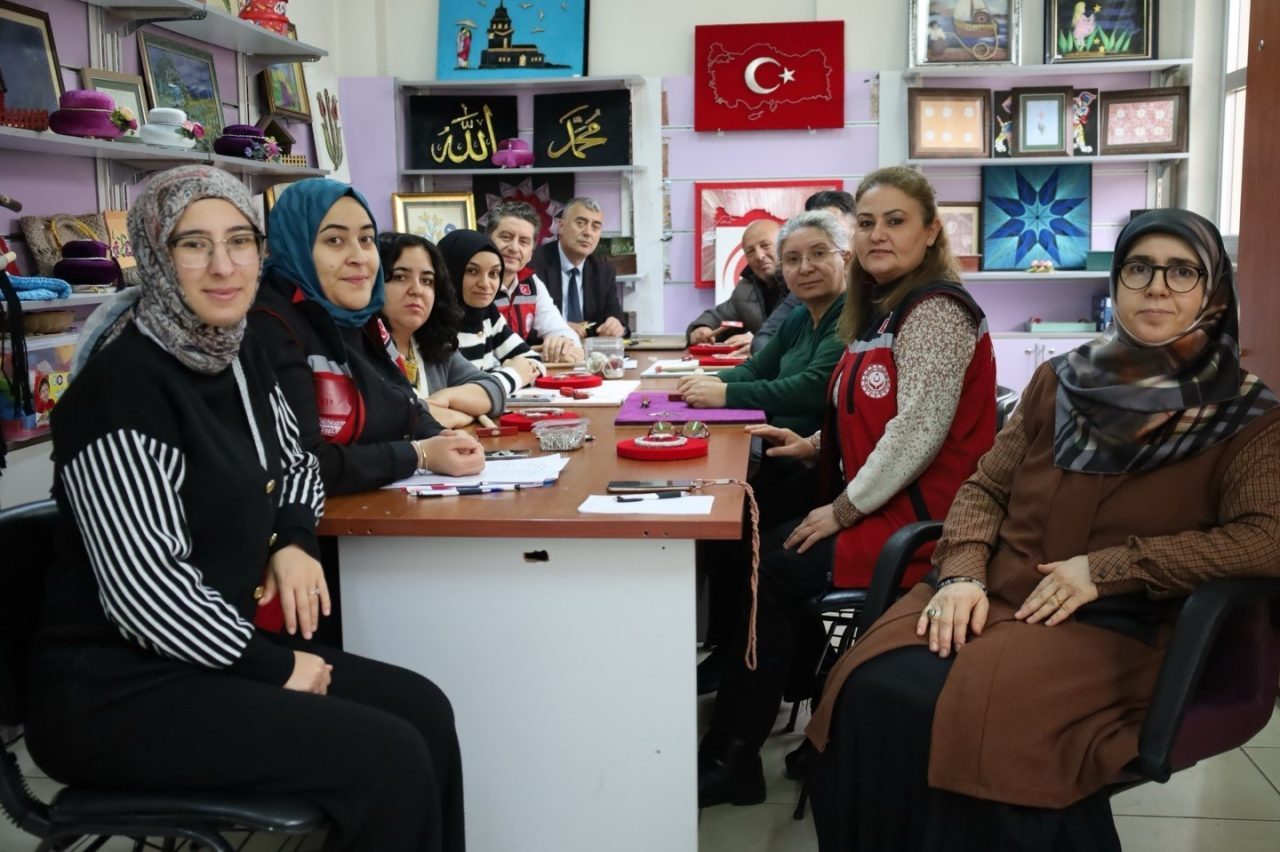Erzincan’da, Aile ve Sosyal Hizmetler Bakanlığı tarafından 81 ilde eş
