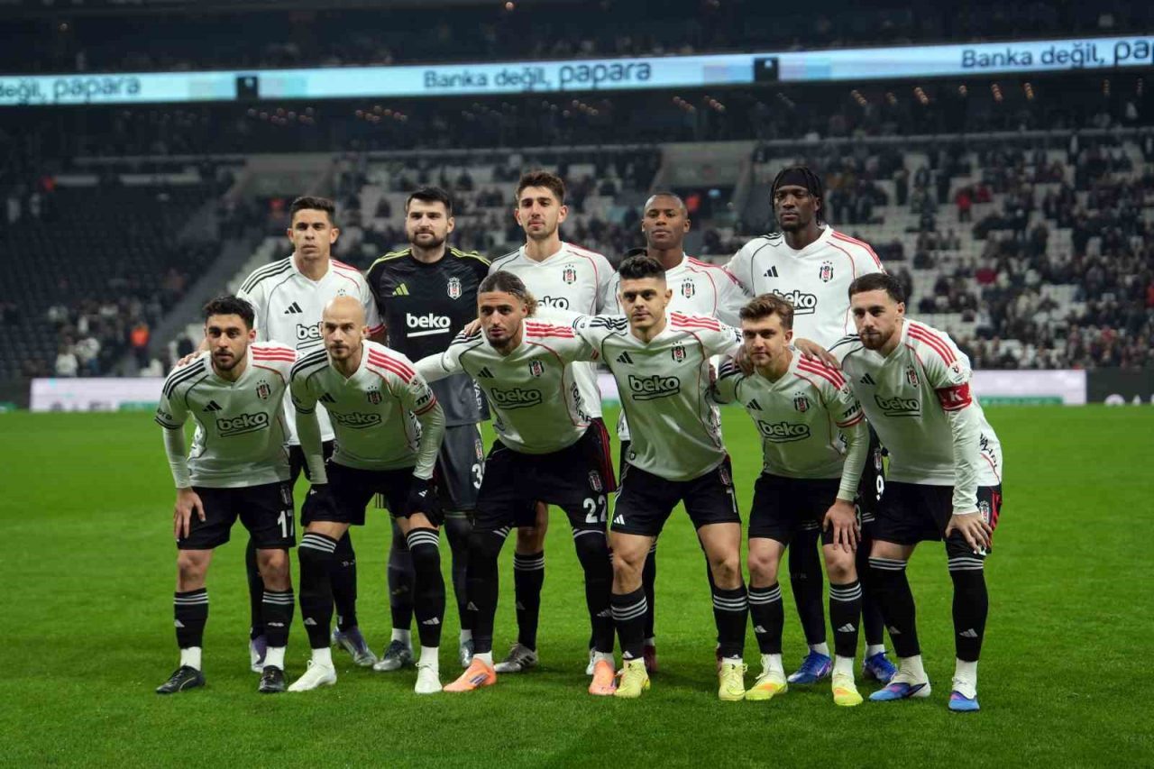 Beşiktaş Teknik Direktörü Sergen Yalçın, son oynadıkları Trabzonspor maçının 11’ine