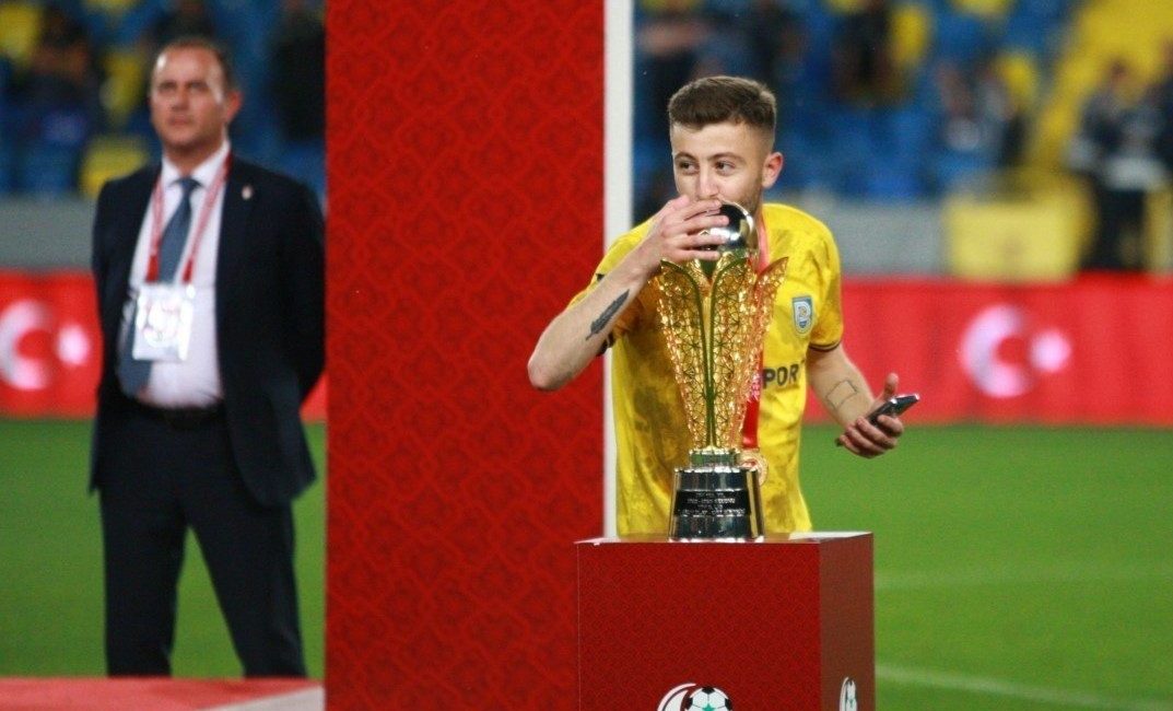 Kocaeli’nin İzmit ilçesinde dün gece çıkan silahlı kavgada ağır yaralanan