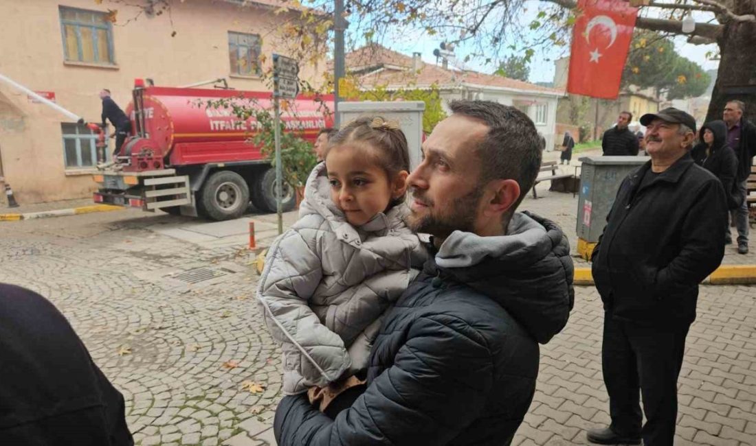 Balıkesir’in Sındırgı ilçesinde, 27 Ekim Depremi’nin ardından ağır hasarlı olarak