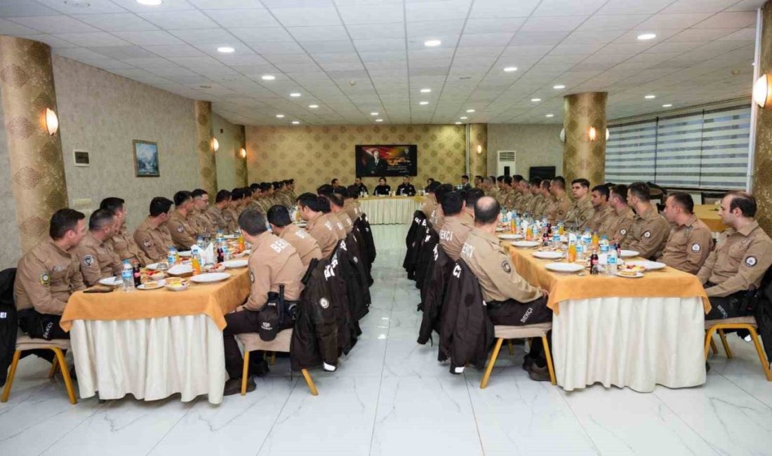 Sinop İl Emniyet Müdürü Sibel Kılıçoğlu, çarşı ve mahalle bekçileriyle