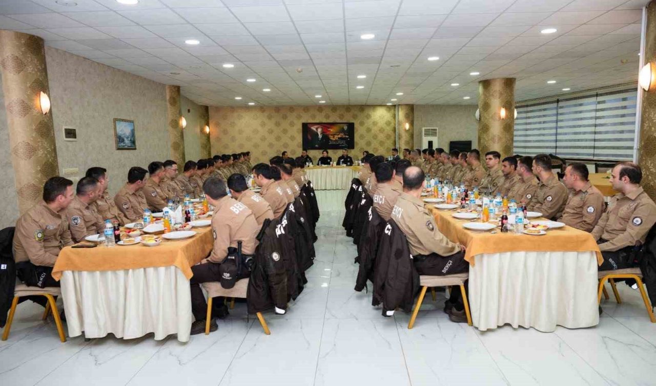 Sinop İl Emniyet Müdürü Sibel Kılıçoğlu, çarşı ve mahalle bekçileriyle