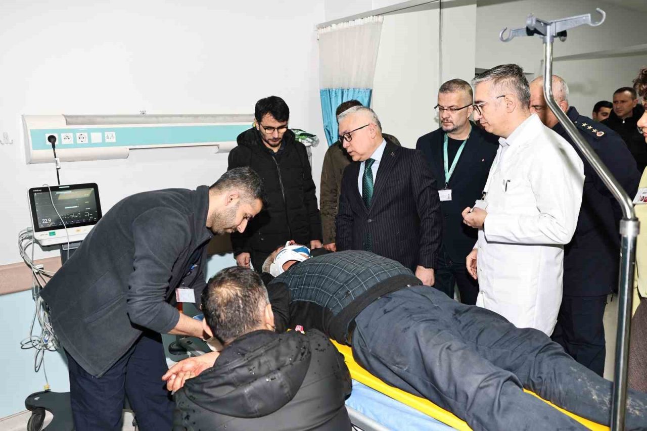 Sivas Valisi Yılmaz Şimşek, sabah saatlerinde merkeze bağlı Alahacı köyü