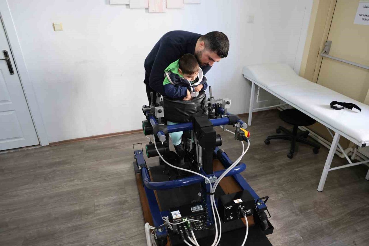 Sivas’ın ilk ve tek mobil yürüme robotu, yürüme engeli bulunan