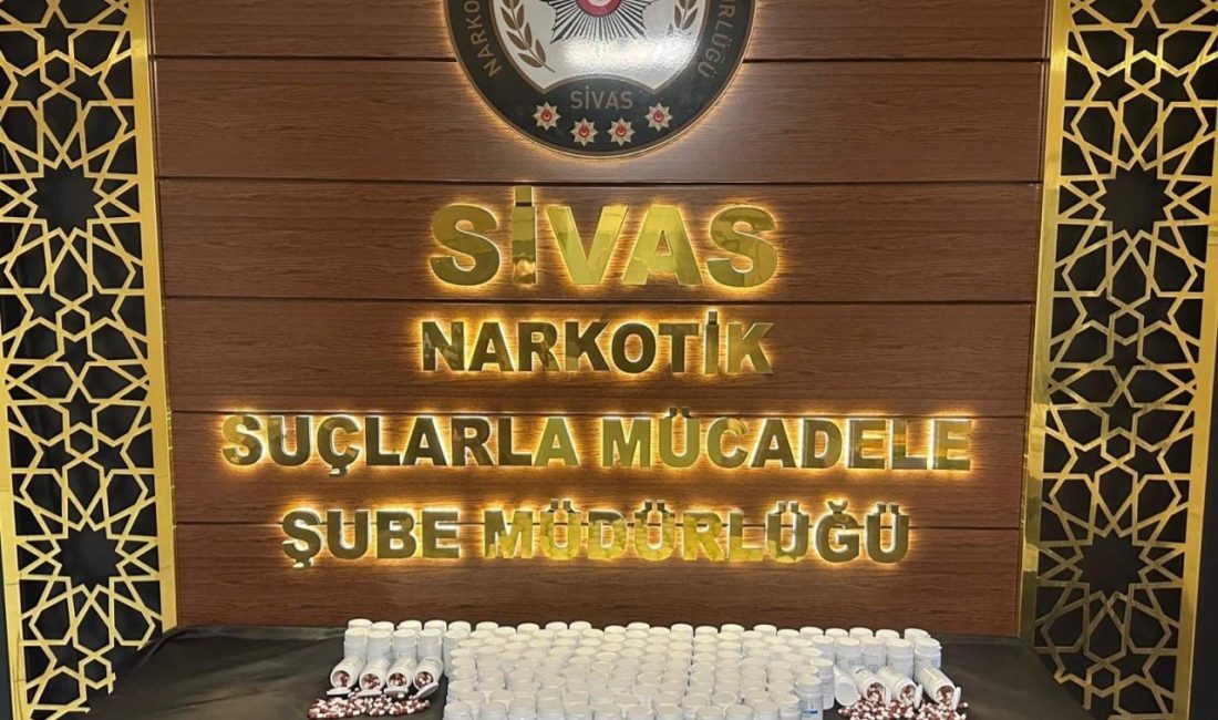 Sivas’ta gerçekleşen narkotik operasyonda 8 bin sentetik ecza ele geçirildi.
