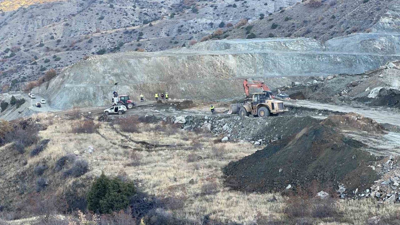 Sivas’ın Divriği ilçesinde Fimar Madencilik firmasına ait demir madeninde göçük