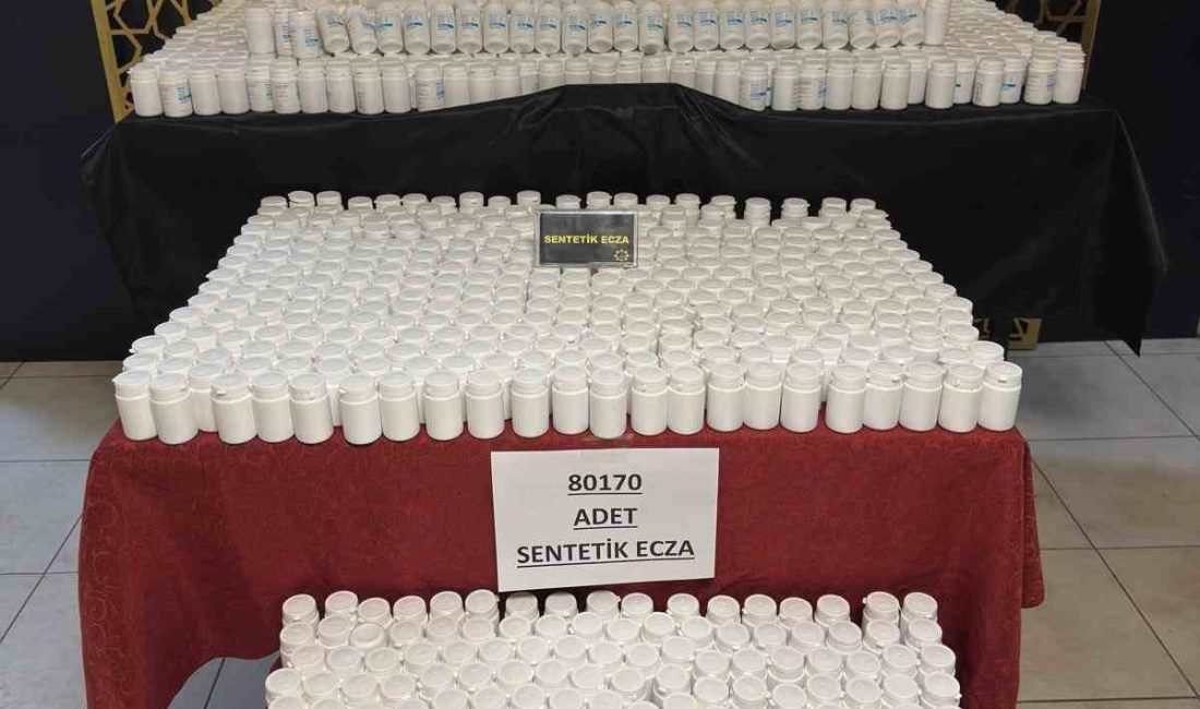 Sivas’ta yılbaşı öncesi narkotik polisinin düzenlediği operasyonda 7 şüpheli yakalandı.