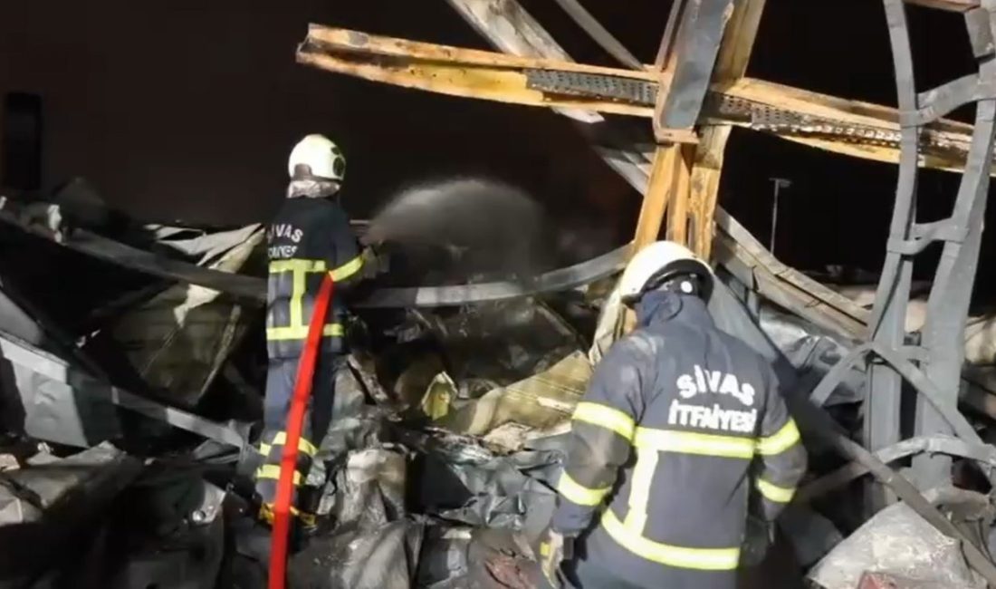 Kırıkkale’de bir kimya fabrikasında çıkan yangına Sivas’tan giden ekipler, söndürme