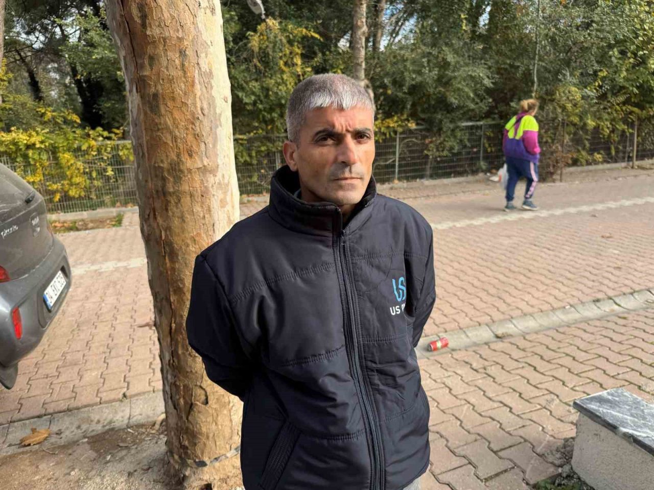 Kocaeli’nin Darıca ilçesinde ağacın dibine bırakılan poşetin içinde bulduğu 60