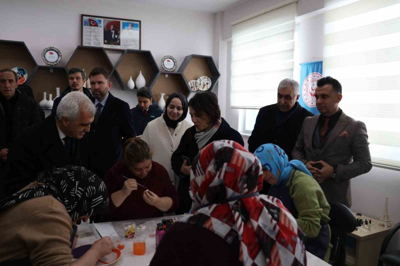 TBMM Engelli Bireylerin Sorunlarını Araştırma Komisyonu çalışmaları kapsamında Erzurum’a gelen