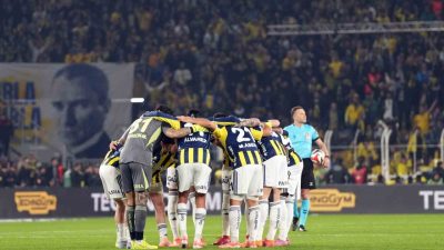 Fenerbahçe Teknik Direktörü Domenico Tedesco, son oynadıkları Ferencvaros müsabakası 11’ine