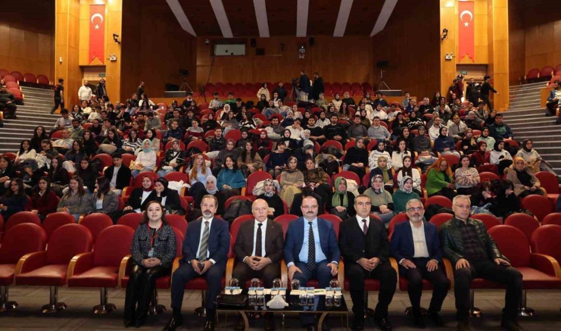 Atatürk Üniversitesi ev sahipliğinde düzenlenen TEDxAtatürkUniversity etkinliği, bu yıl “PERDE”