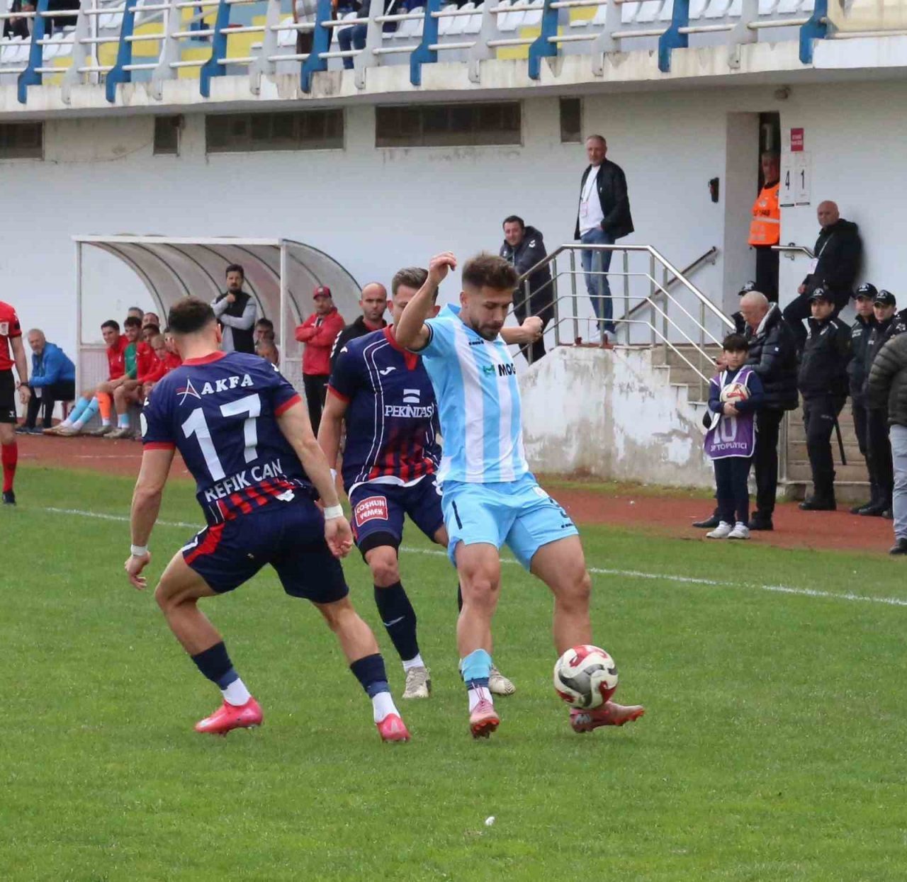 TFF 3. Lig’in 12. haftasında Pazarspor sahasında Düzcespor ile 1-1