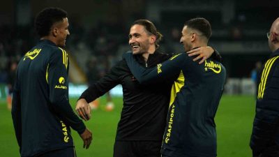 Trendyol Süper Lig’in 15. haftasında Başakşehir, sahasında Fenerbahçe’yi konuk ediyor.