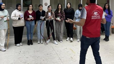Bayburt Gençlik Merkezinde üniversite öğrencilerine yönelik bağımlılıkla mücadele kapsamında bilgilendirme