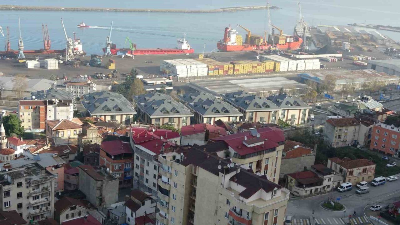 Trabzon’da kentsel dönüşüm çalışmalarının ’yerinde dönüşüm’ şeklinde yapılması gerektiği, yapılarla